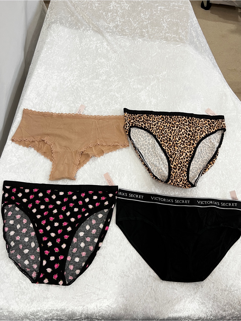 Victoria's Secret Lot Of Four Underwear Panties Brief Size Large Cotton Blend